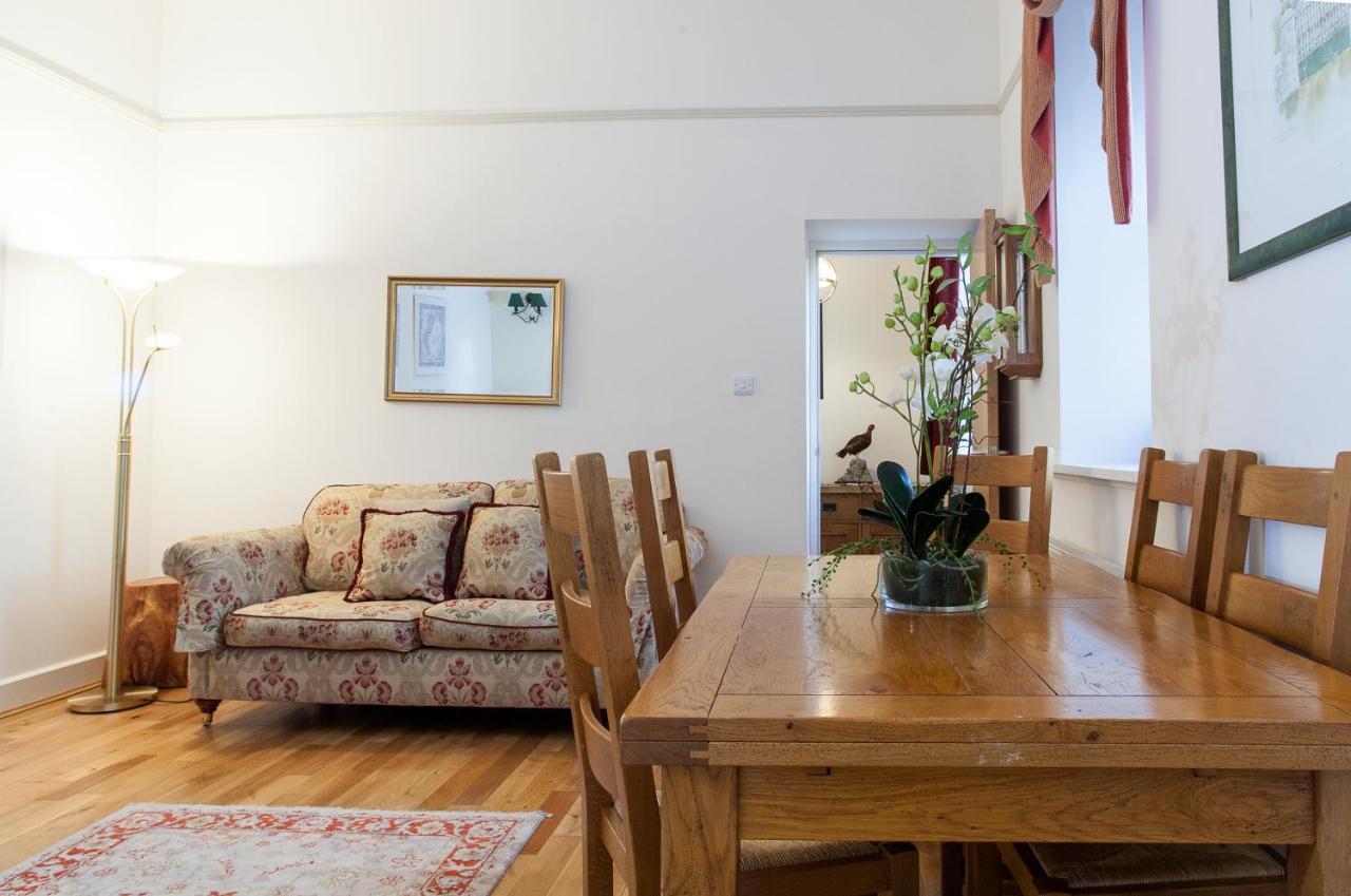 Loch Ness Moat House Apartments Fort Augustus Exterior foto